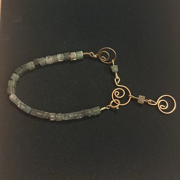 Elegant Green Beaded Bracelet with Gold Accents Handmade in USA - Picture 2 of 5